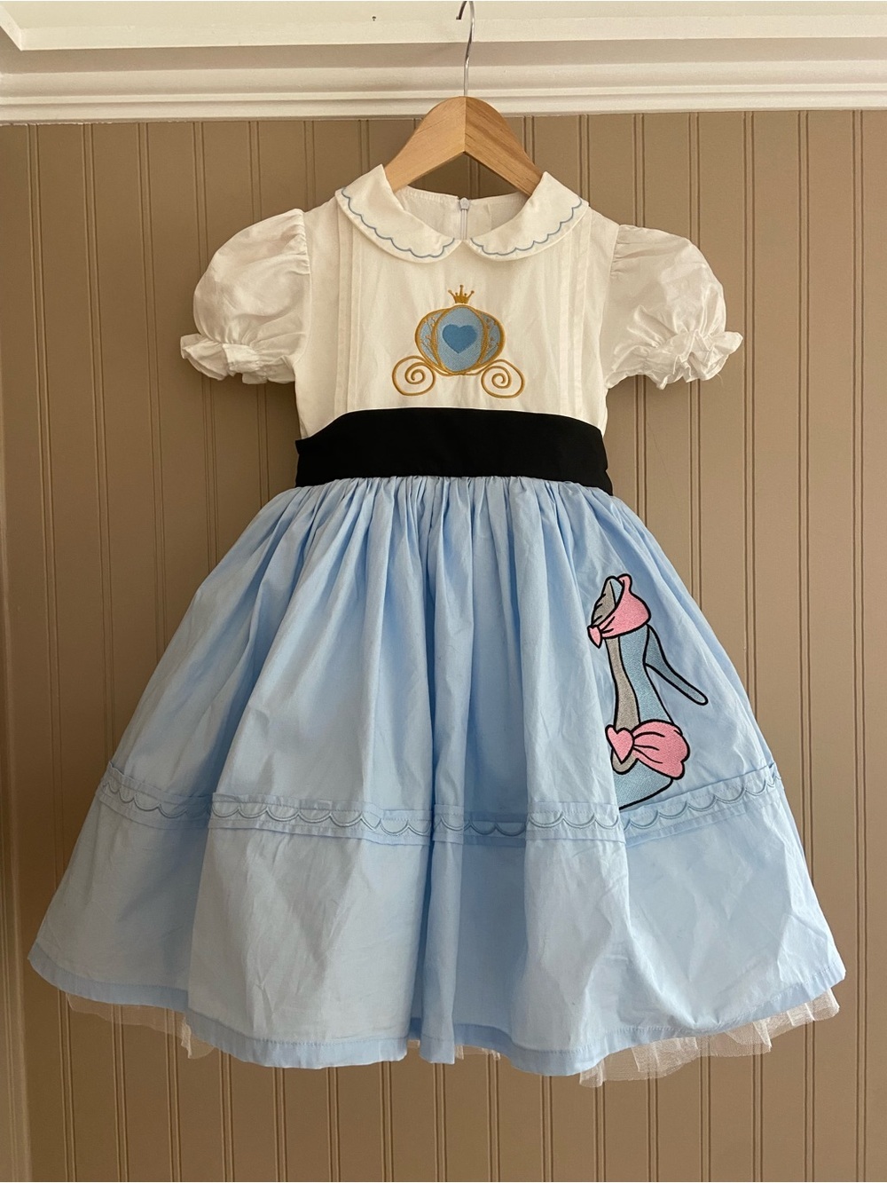 Brand Unknown Gorgeous Cinderella Puffy Birthday Disney Dress Child 4-6-8 - Picture 1 of 11